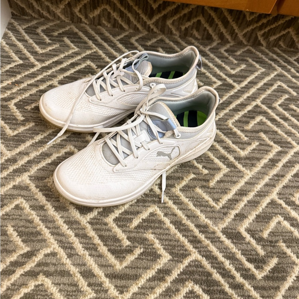 White Puma women’s golf shoe size 9.5